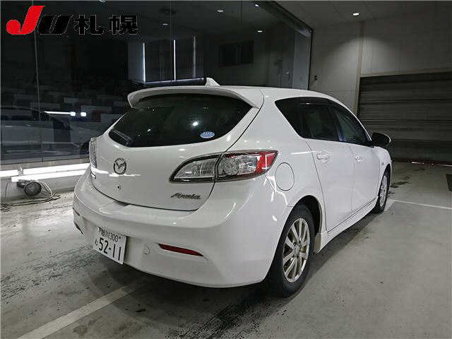 MAZDA AXELA