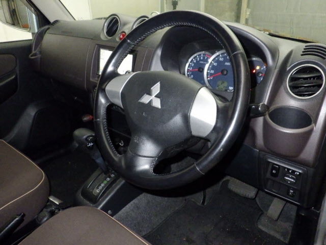 MITSUBISHI PAJERO MINI
