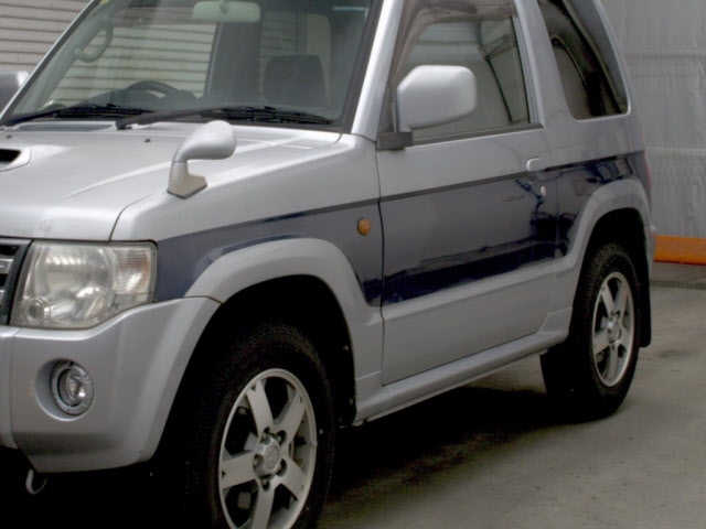 MITSUBISHI PAJERO MINI