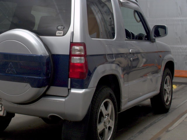 MITSUBISHI PAJERO MINI