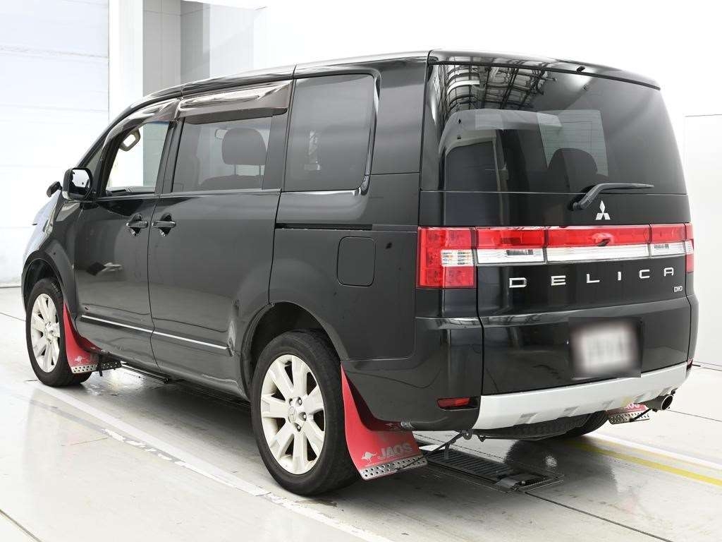 MITSUBISHI DELICA D:5
