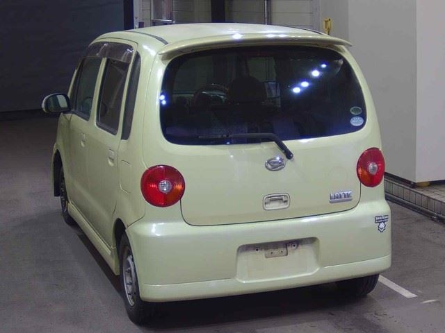 DAIHATSU MOVE LATTE