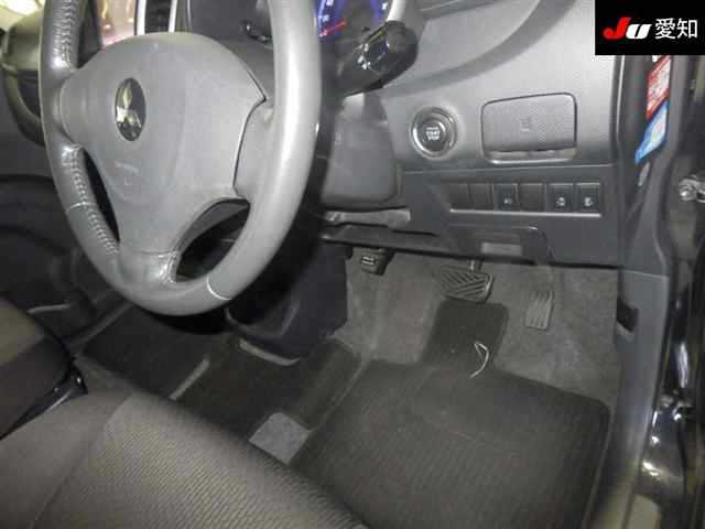 MITSUBISHI DELICA D:2