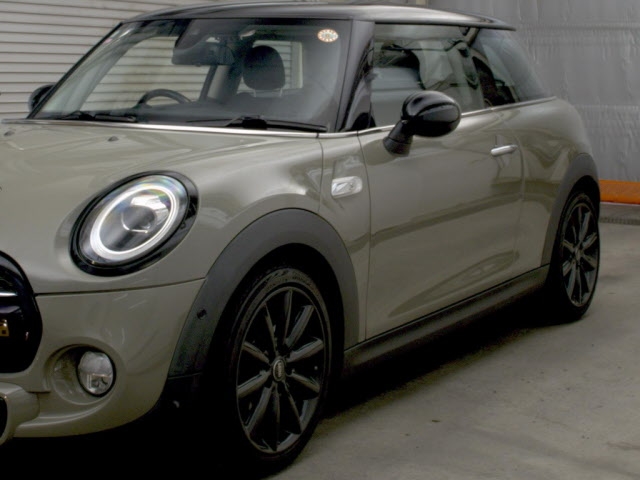 MINI HATCH