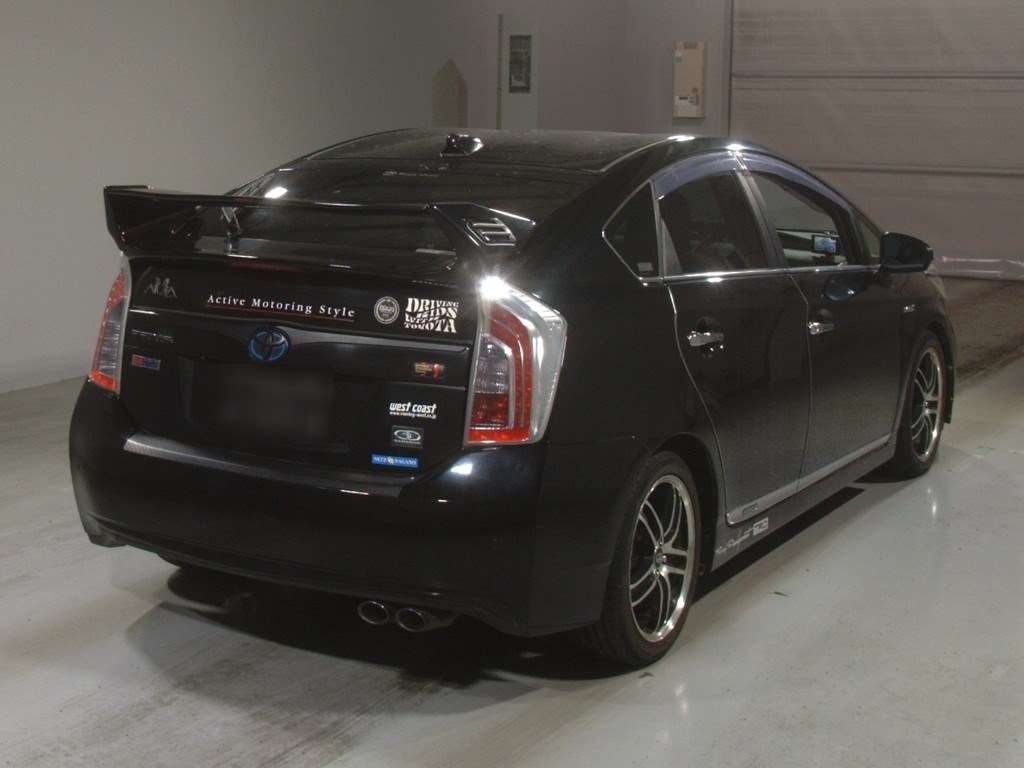 TOYOTA PRIUS