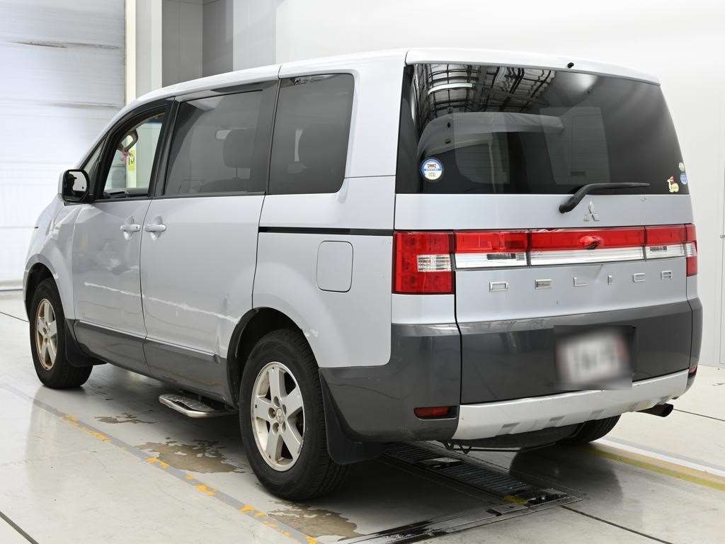 MITSUBISHI DELICA D:5