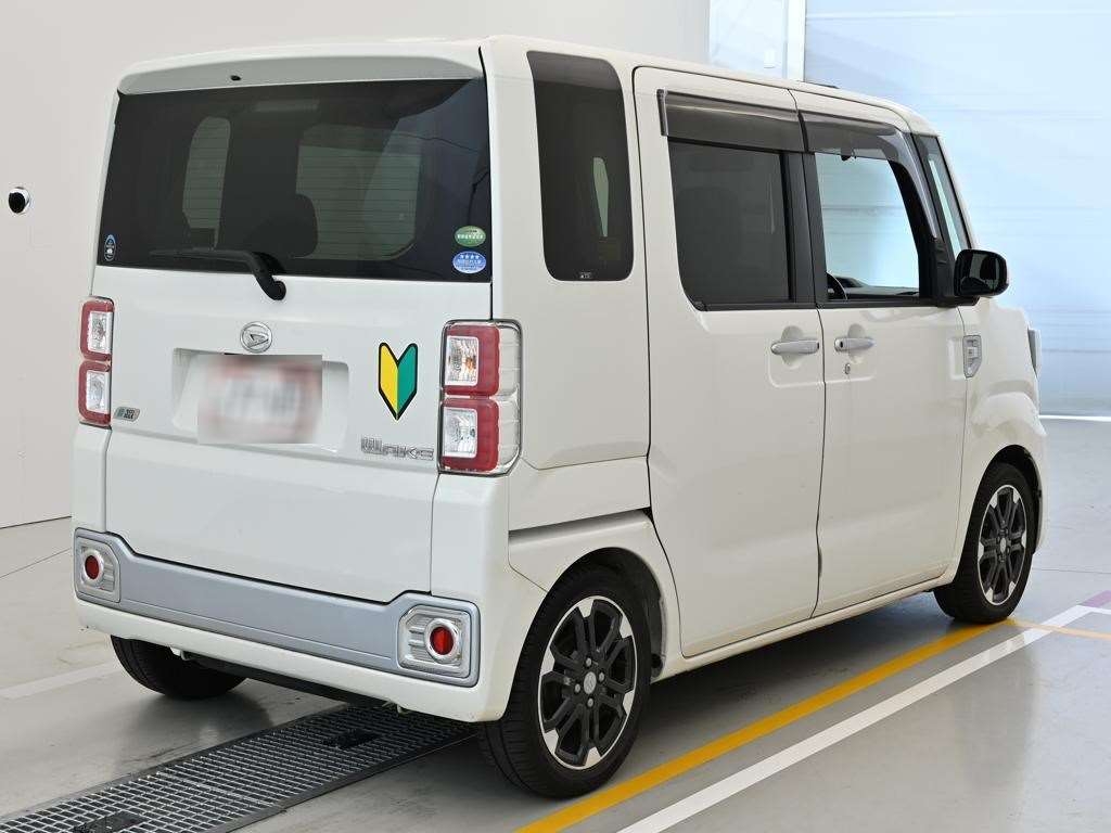 DAIHATSU WAKE
