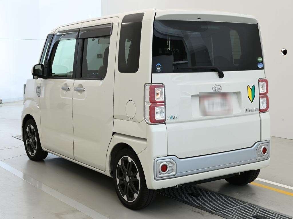 DAIHATSU WAKE