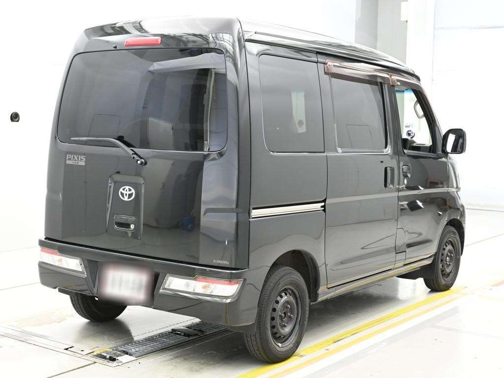 TOYOTA PIXIS VAN