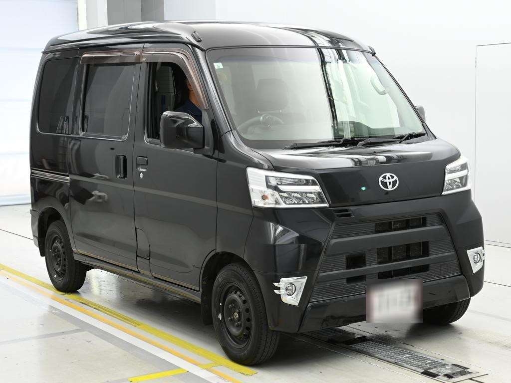 TOYOTA PIXIS VAN