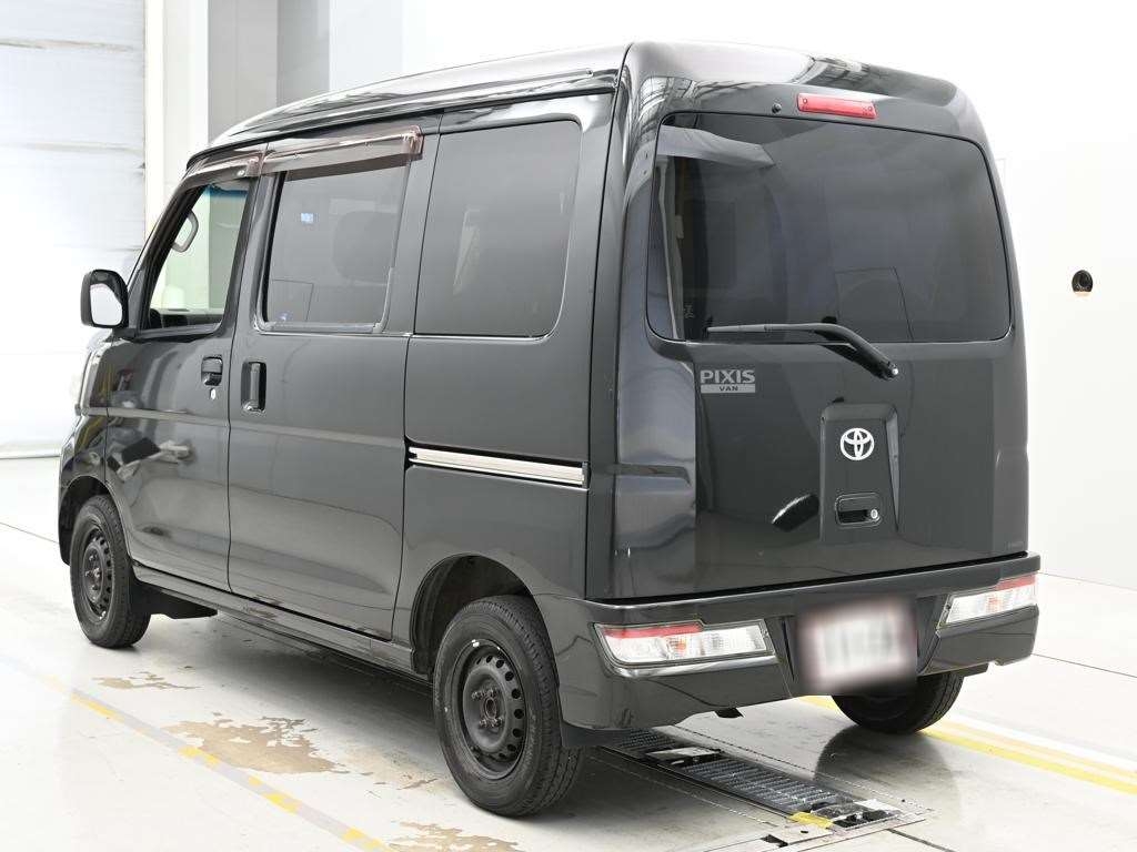 TOYOTA PIXIS VAN