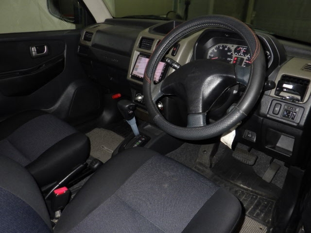 MITSUBISHI PAJERO MINI