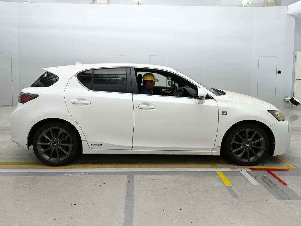 LEXUS CT200H