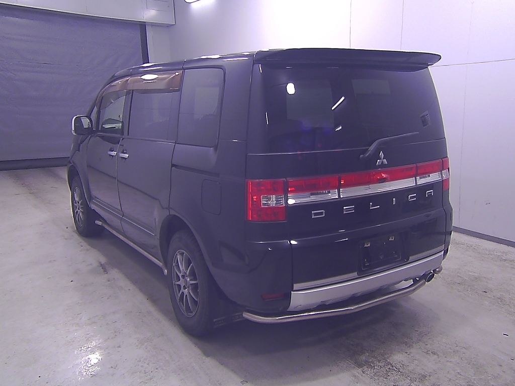 MITSUBISHI DELICA D:5