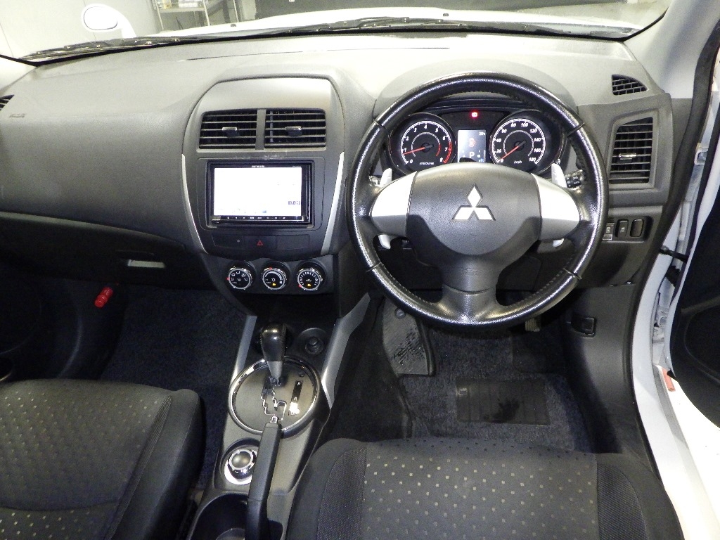MITSUBISHI RVR