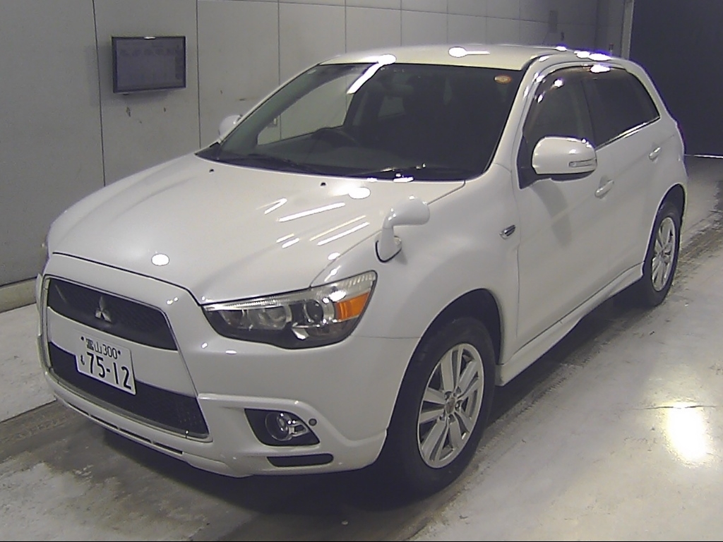 MITSUBISHI RVR