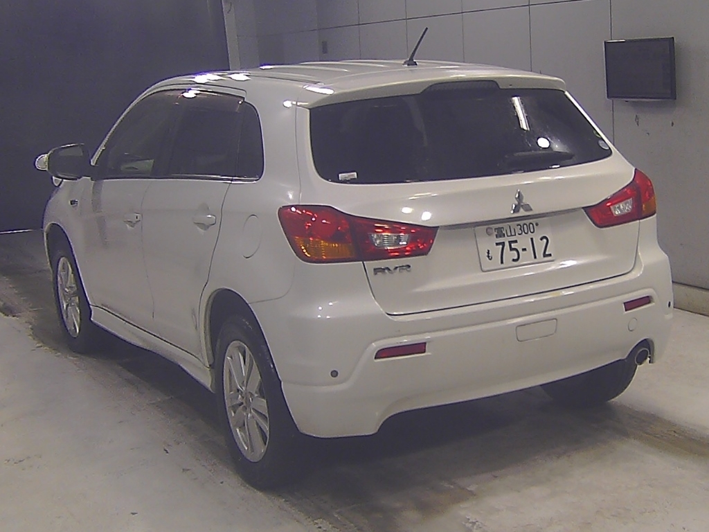 MITSUBISHI RVR