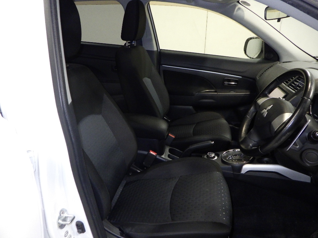 MITSUBISHI RVR