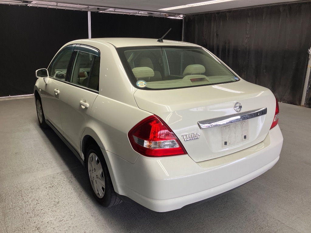 NISSAN TIIDA LATIO