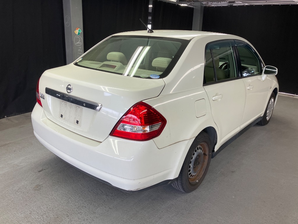 NISSAN TIIDA LATIO