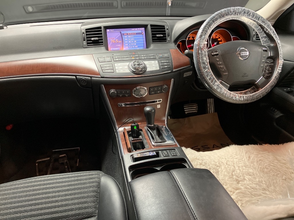 NISSAN FUGA