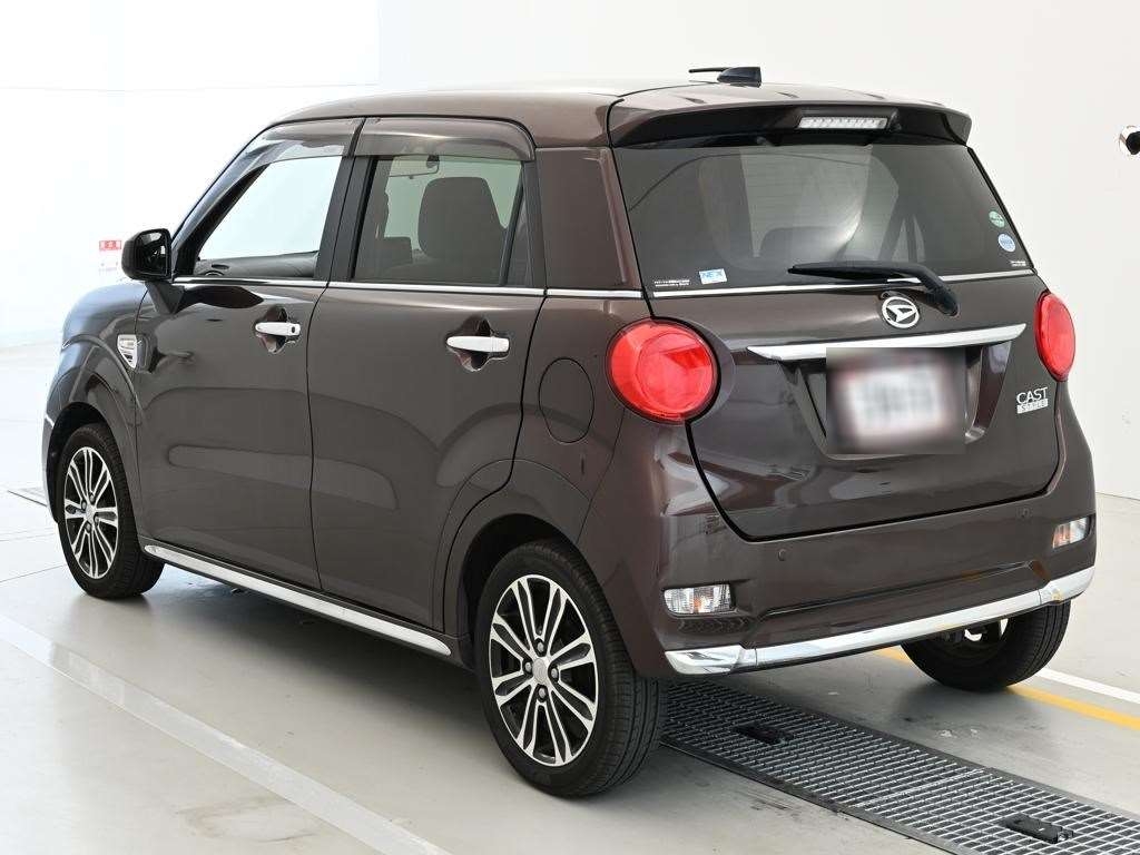 DAIHATSU CAST