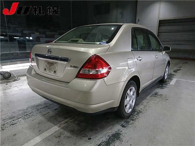 NISSAN TIIDA LATIO
