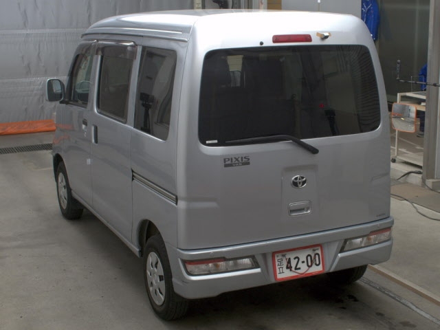 TOYOTA PIXIS VAN