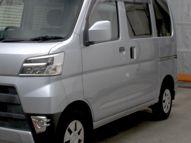 TOYOTA PIXIS VAN