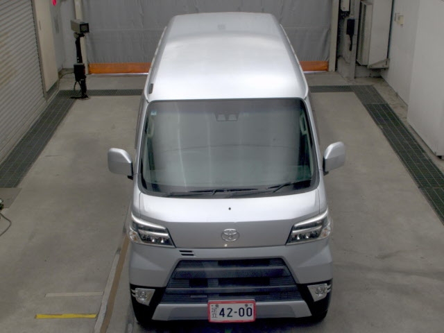 TOYOTA PIXIS VAN