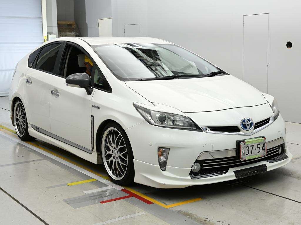 TOYOTA PRIUS