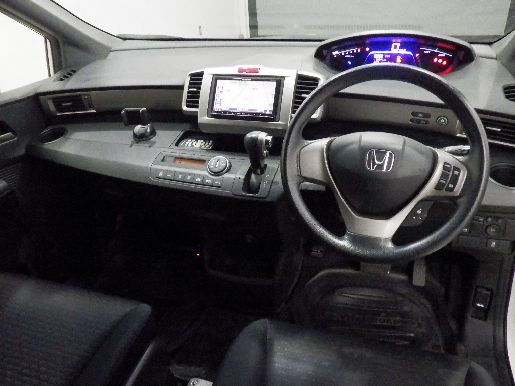 HONDA FREED SPIKE
