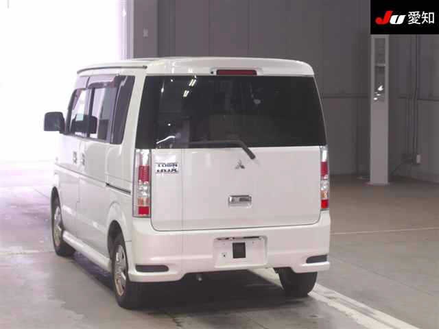 MITSUBISHI TOWN BOX