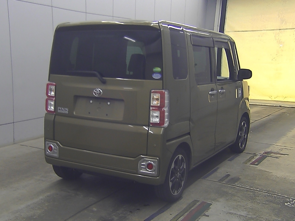 TOYOTA PIXIS MEGA