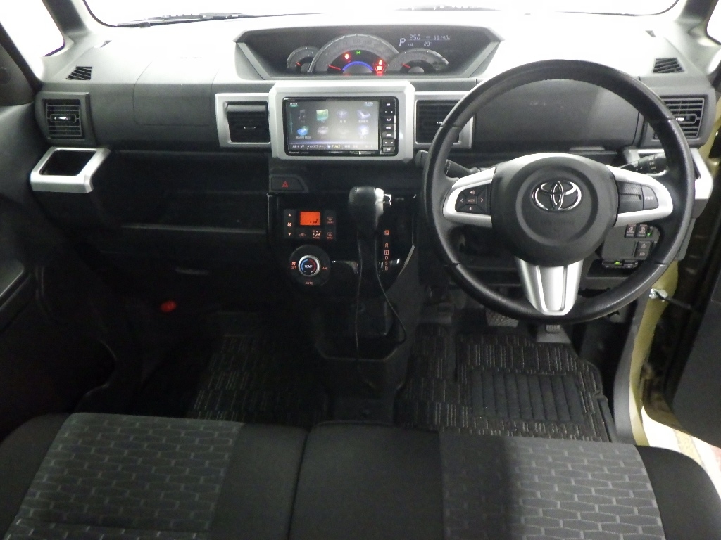 TOYOTA PIXIS MEGA