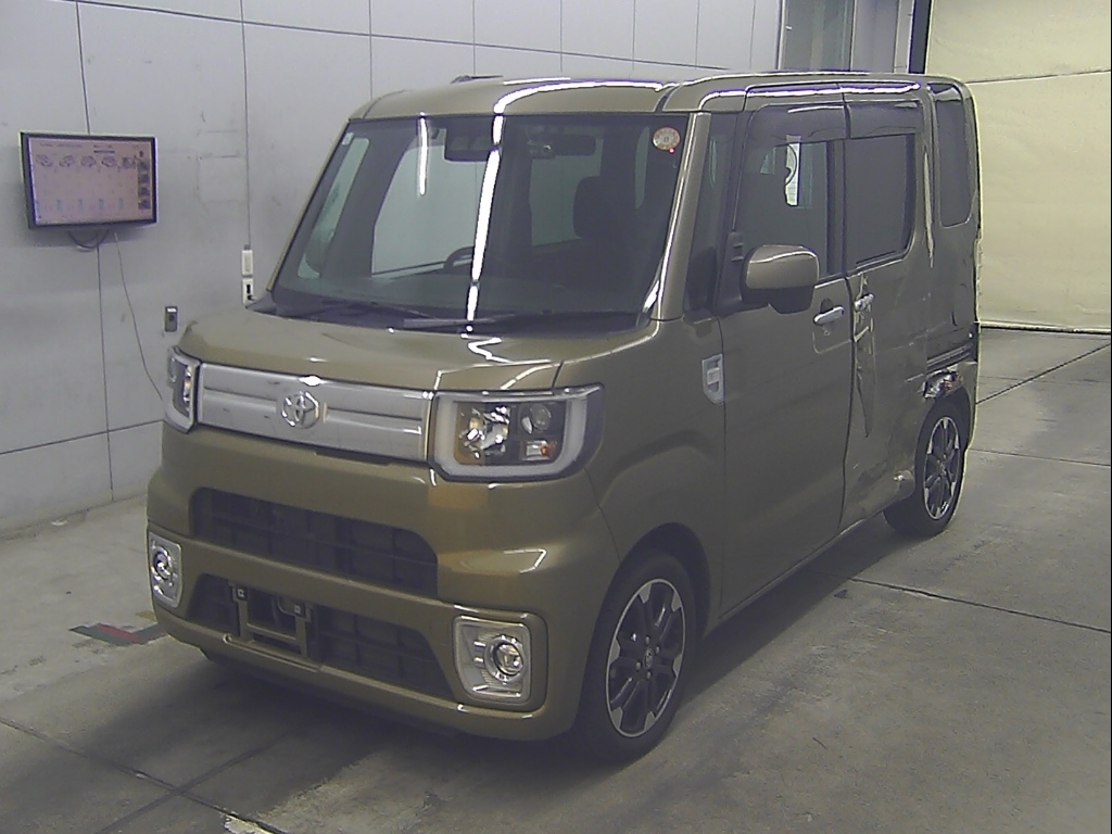 TOYOTA PIXIS MEGA
