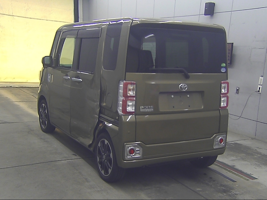TOYOTA PIXIS MEGA