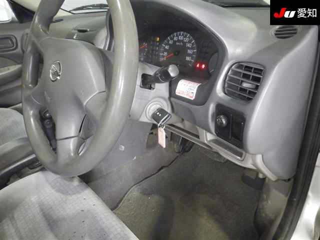 NISSAN SUNNY