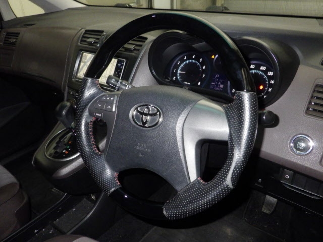 TOYOTA MARK X ZIO