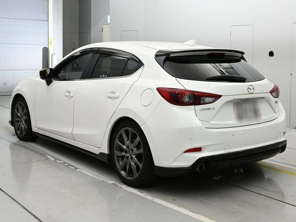 MAZDA AXELA