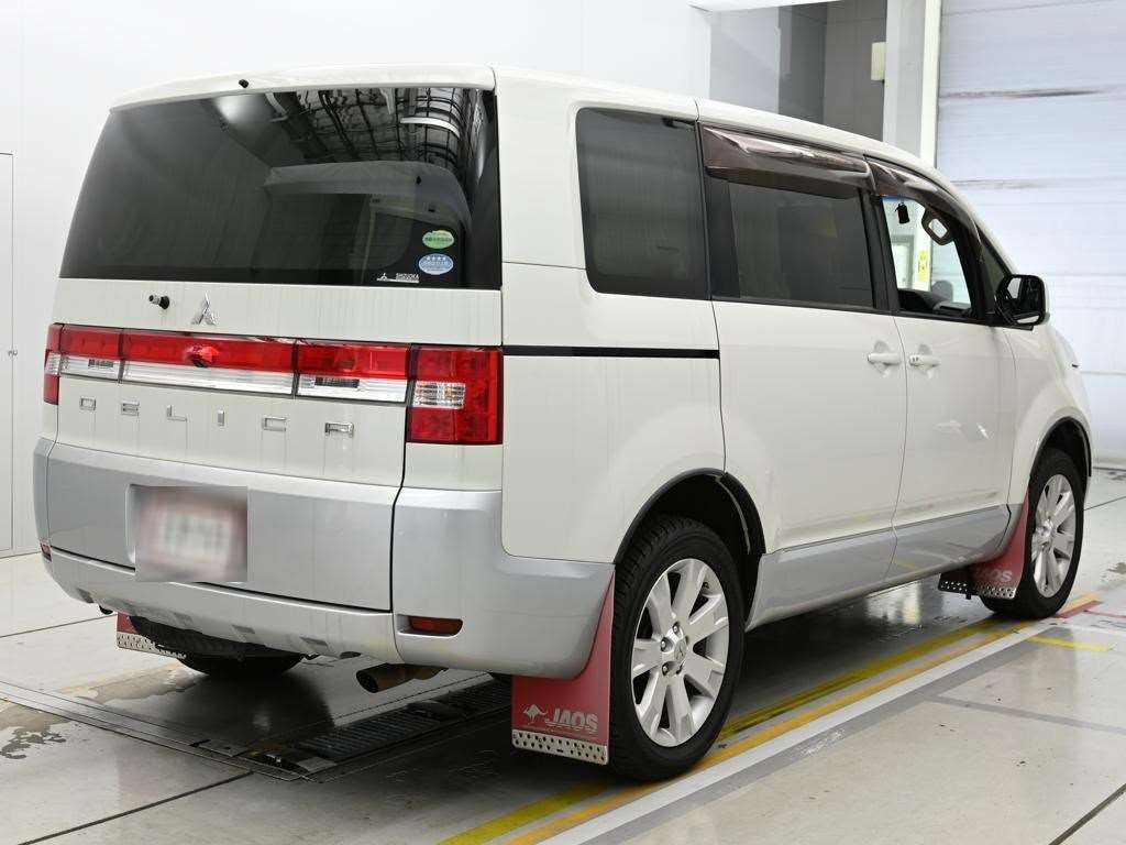 MITSUBISHI DELICA D:5