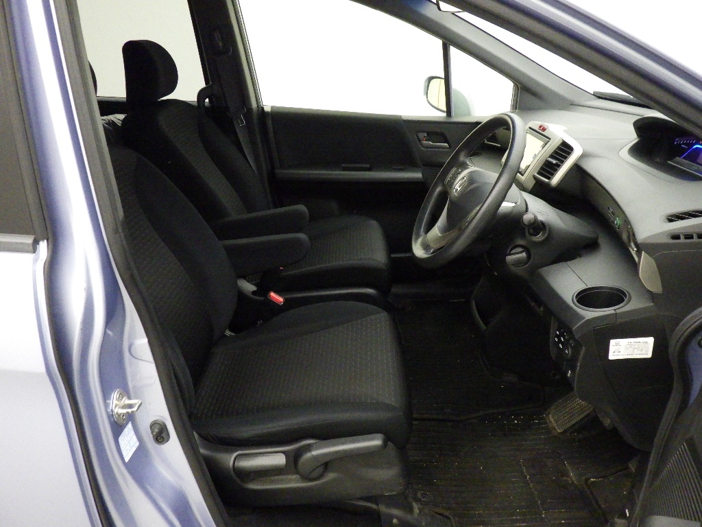 HONDA FREED SPIKE