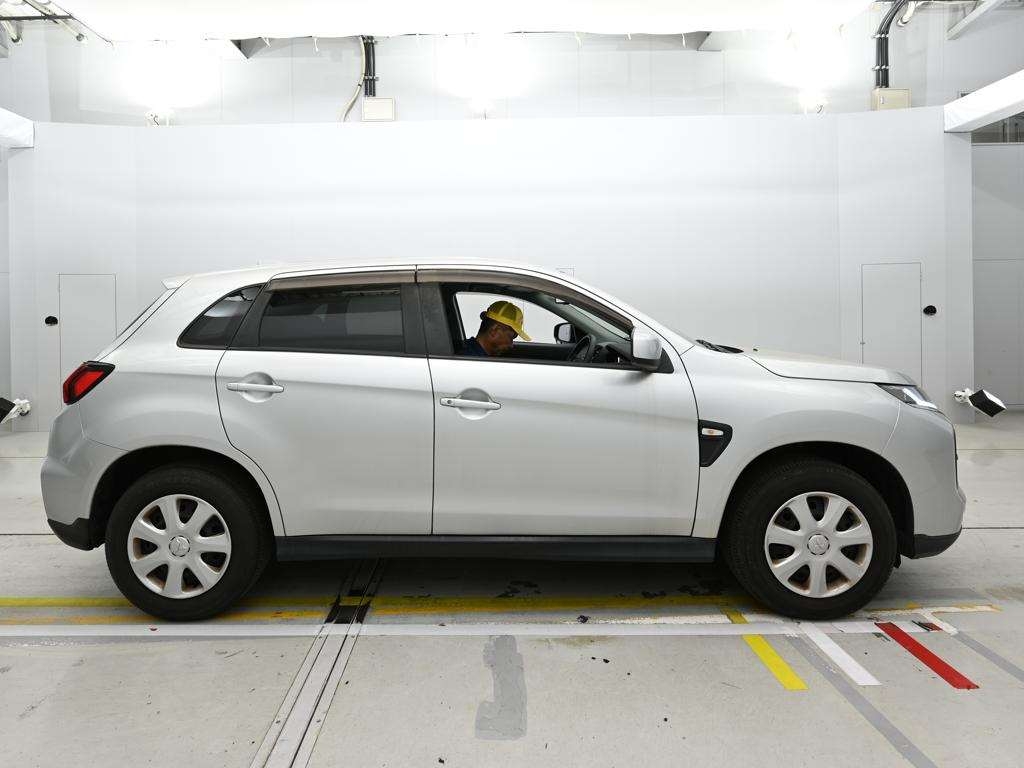 MITSUBISHI RVR