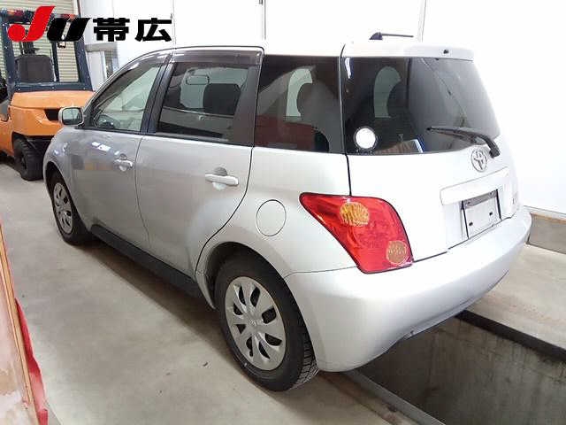 TOYOTA IST