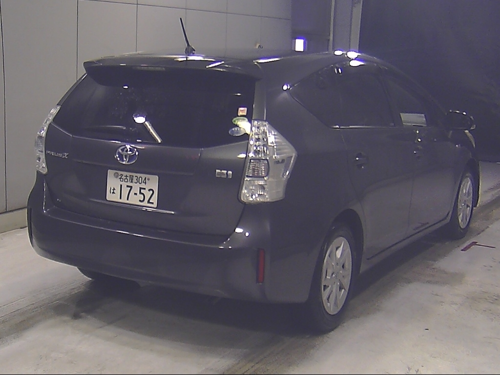 TOYOTA PRIUS ALPHA
