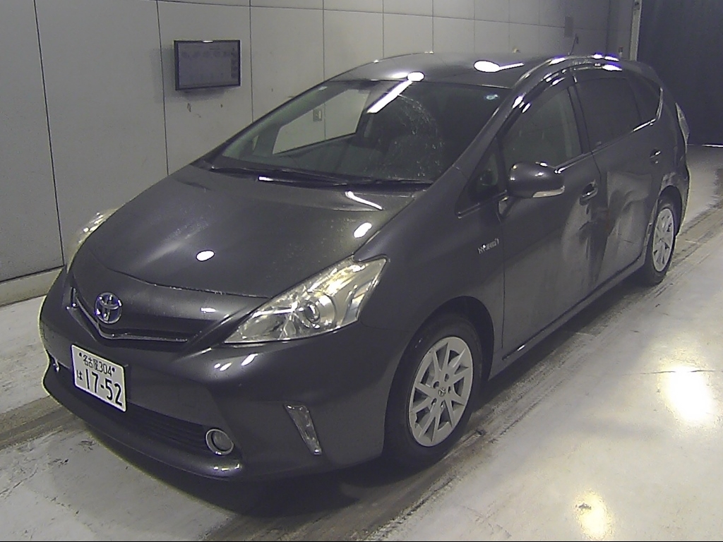 TOYOTA PRIUS ALPHA