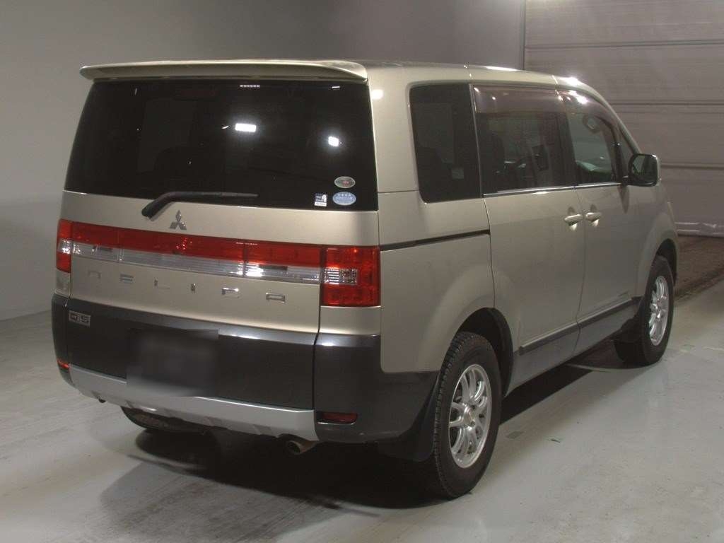 MITSUBISHI DELICA D:5