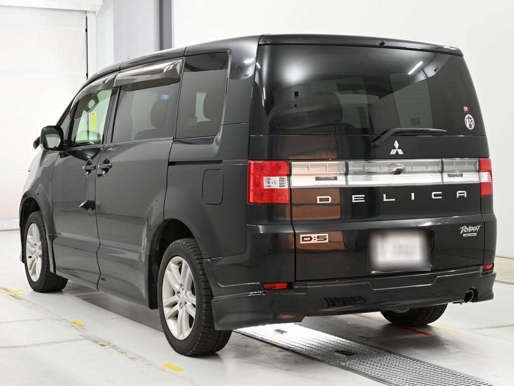 MITSUBISHI DELICA D:5