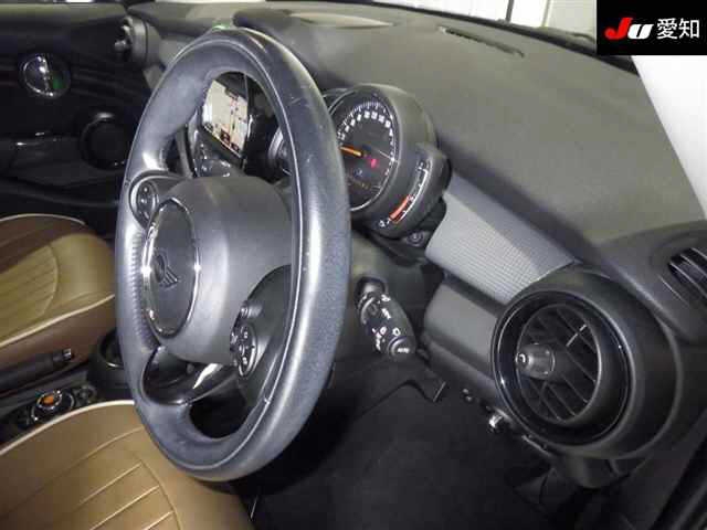 MINI HATCH