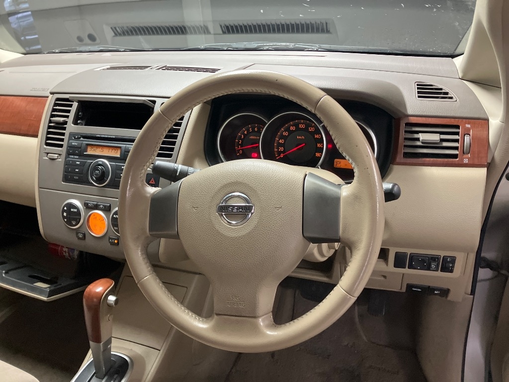 NISSAN TIIDA LATIO